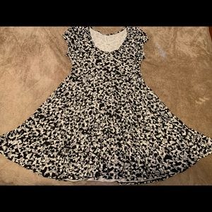 Black and white patterned dress